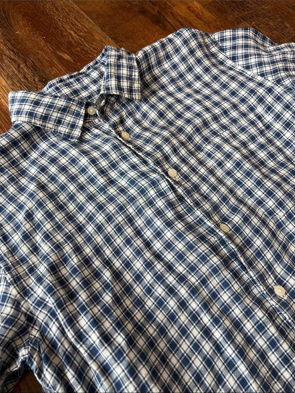 Uniqlo Men's Navy and White Plaid Button-Down Shirt